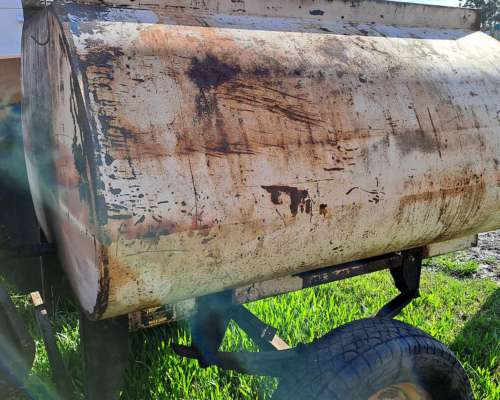 Acoplado Cisterna 1500 Lts Marca Irsa Bien de Cubiertas