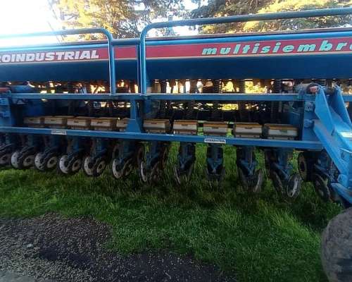 Sembradora Agroindustrial - 16 Líneas a 42 Ó 14 a 52 - 2005