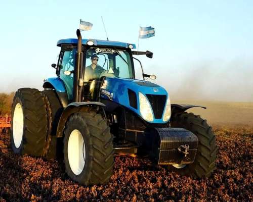 Tractor New Holland T 7.245 General Cabrera