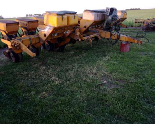Vendo Sembradora Agrometal TX 10a70 Neumatica