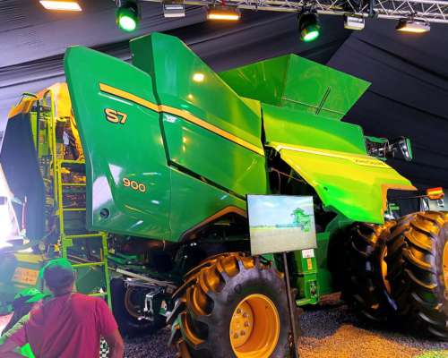 John Deere S7 600 Ultimate/select 735 FD
