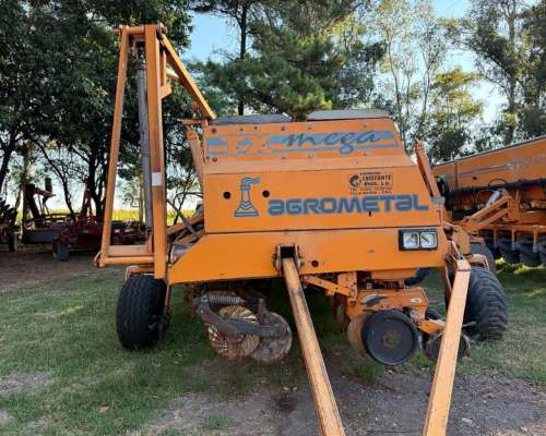 Agrometal TX Mega 16/52 muy Buen Estado