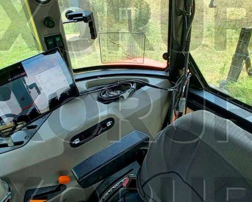 Case Farmall 110 JX, 2021, 1622 HS. Piloto Case, Antena