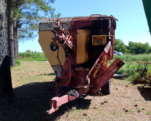 Mixer Taurus 10m3 Modelo Luclar