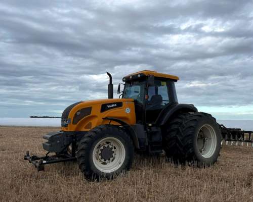 Usado - Valtra AR220 - año 2017 - 4wd - Rod. Dual - Piloto