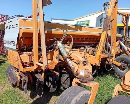 Sembradora Agrometal MX 23 a 21 Máxima Autonomía, Alfalfero.