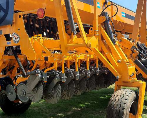 Sembradora Agrometal MX MAX 39 a 17,5 con Kit Neumatico