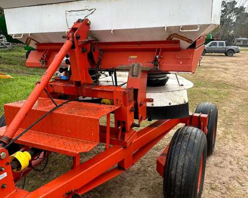 Fertilizadora Yomel Mod Control RDP3036 a
