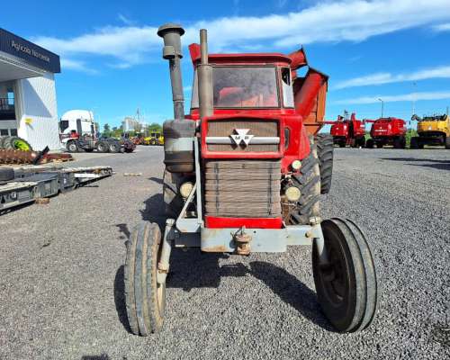 Usado - Massey Ferguson 1095 - 2wd - Rod. Simple - Cabinado