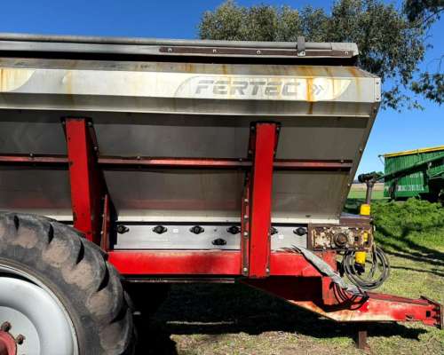 Fertilizadora de Arrastre Fertec - 6000l - Acero Inoxidable