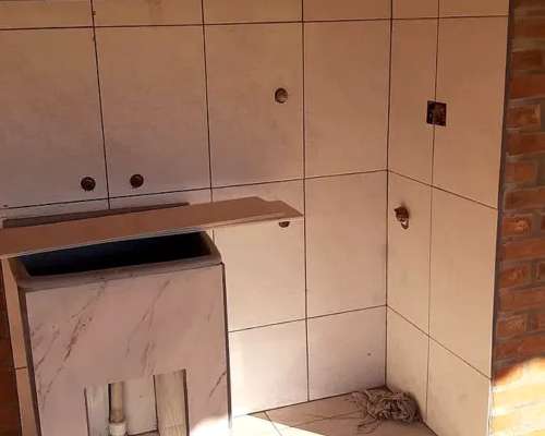 Se Vende Terreno con Casa a Estrenar en Capiovi, Misiones