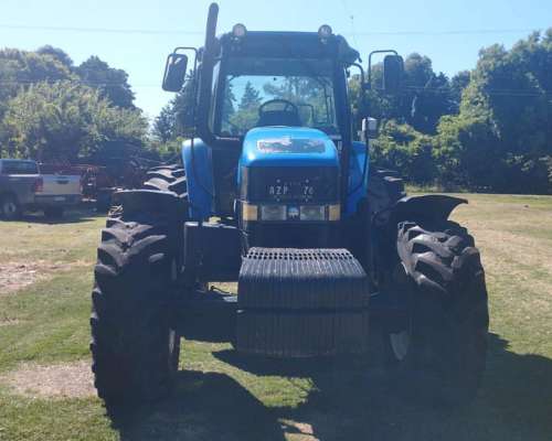 Tractor New Holland 7040. Usado.