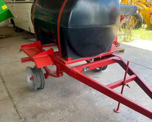 Acoplado Tanque PVC SYL 1200lts
