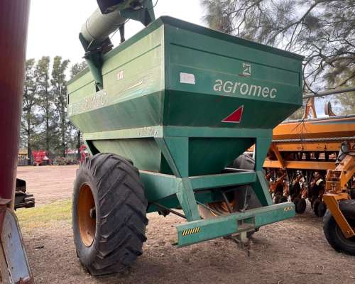 Tolva Agromec 10tn Neumativa
