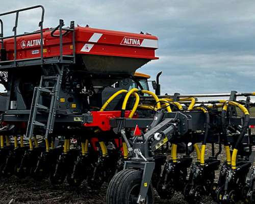 Fertilizadora / Incorporadora Neumática Altina HP 4233i