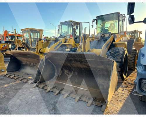 Pala Cargadora Komatsu WA320 ID681