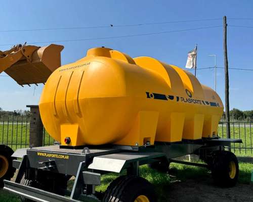Acoplado Tanque 10.550lts Plasforte
