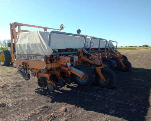 Agrometal TX Mega. año 2008. 16 a 52 y 20 a 42. Neumatica