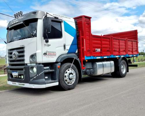 Carrocería Guajardo y Linares B. Volcable