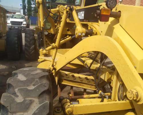 Excavadora Caterpillar 140h Usada