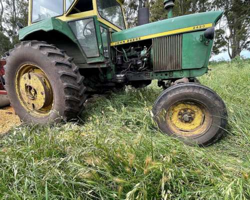 Tractor John Deere 2420