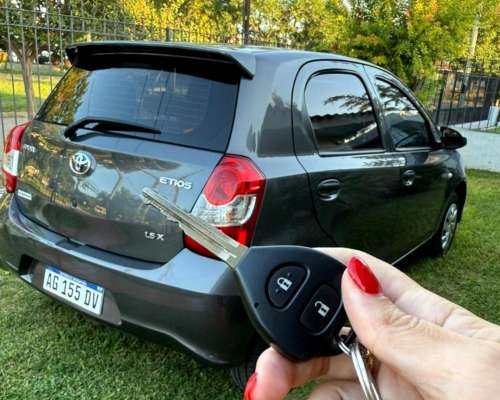 Toyota Etios 1.5 5ptas X 6mt (l18) 2023 Nafta $24.499.000