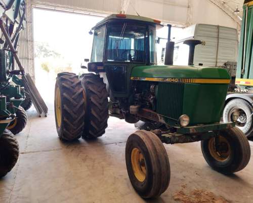 Tractor John Deere 4040
