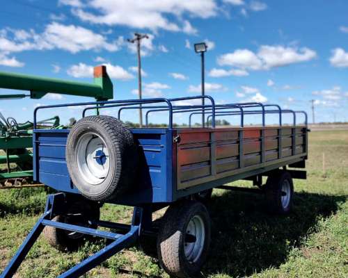 Acoplado Playo 4 X 2 Mts con Barandas Volcables