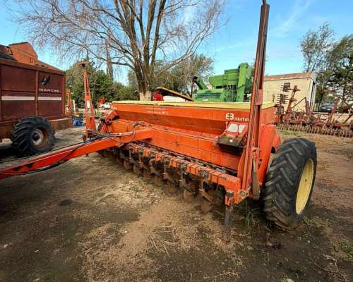 Sembradora Bertini 10000 Directa y Fertilizador 25 Lineas 1