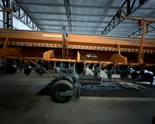 Sembradora Agrometal TX Pivot, año 2010, 16 a 52, 20 a 40