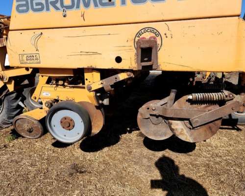 Sembradora Agrometal TX Mega Mecánica de 13 a 52 cm Grueso