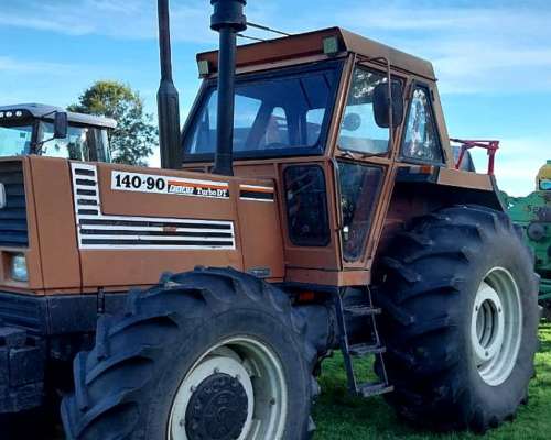 Tracotr Fiat NH 140-90 - 140hp Motor Reparado con 300 Hs