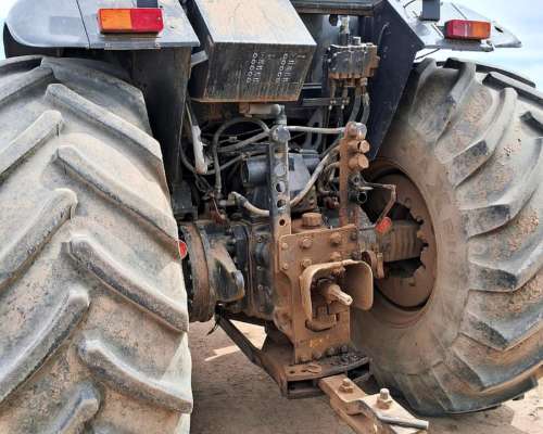 Tractor Valtra BH 160 con Cabina y Climatic