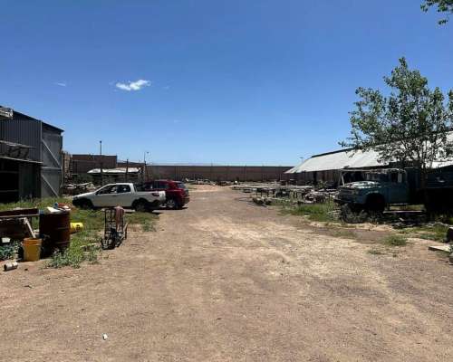 Venta de Galpón con Amplio Terreno- Zona Industrial Mendoza