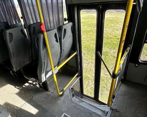 Mercedes Benz 500 u 51 Asientos MAS Chofer Excelente Estado.