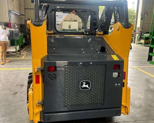 Minicargadora John Deere 318g 2024/ 0km