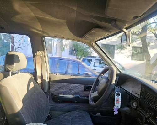 Toyota Hilux SR5 4X4 2000 Motor 2.8 Milenium