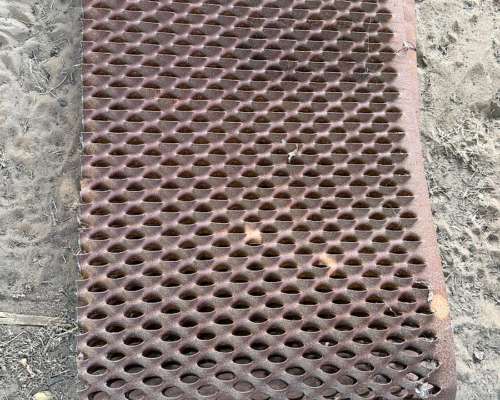 Plancha Saranda/reja Arado/pesa Valtra/ Barra Dientes/camisa