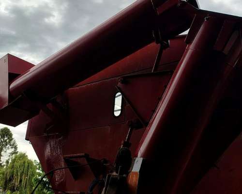 Tolva Ombú 22 TN. año 2006.