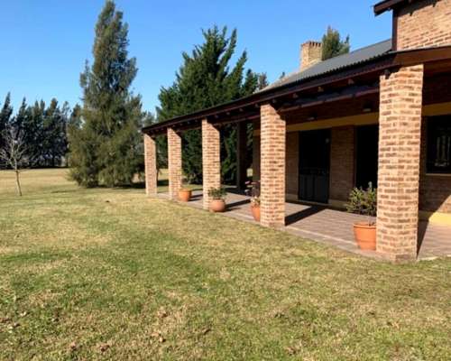 Importante Casa de Campo a Min. de la Plata