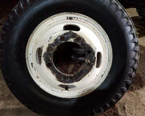 Vendo 8 Llantas para Duales Centro 8 Agujeros, Armadas Todas