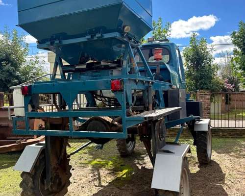 Fertilizadora Motriz Pla con Yomel 1500 Kg