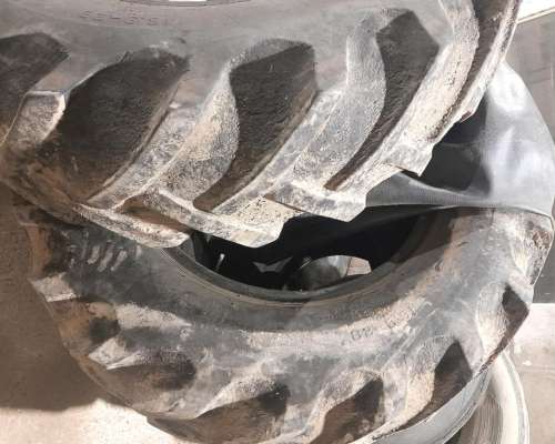 Juego de Cubiertas 24 5 - 32 y 16.9 - 28