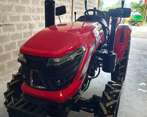 Tractor Traxor TE504 50 HP 4X4 Techo , 3 Puntos