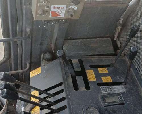 Cosechadora Vassalli 1200. año 1997. Plataforma de 23 Pies.