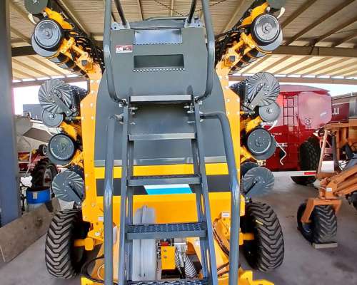 Sembradora Agrometal ADX de Grano Fino 39 Líneas a 17,5.