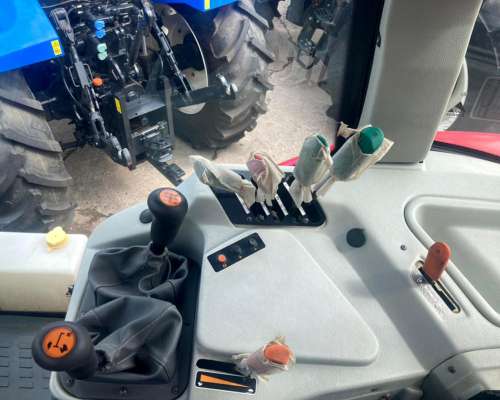 Tractor, Massey Ferguson 7217, año 2018, 4500 Hs Impecable