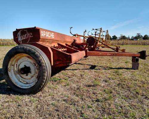 Sembradora Apache de Grano Fino de 27 Líneas a 17,5