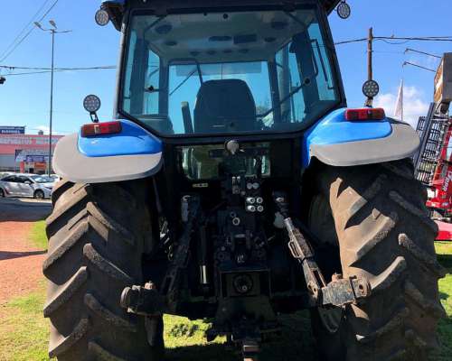 Tractor New Holland TM 135