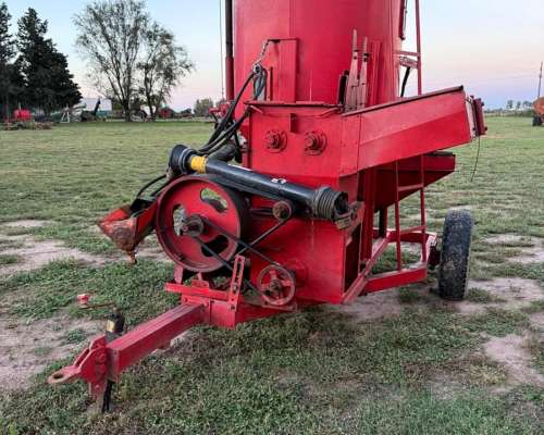 Moledora a Martillo Ombu con Racionador